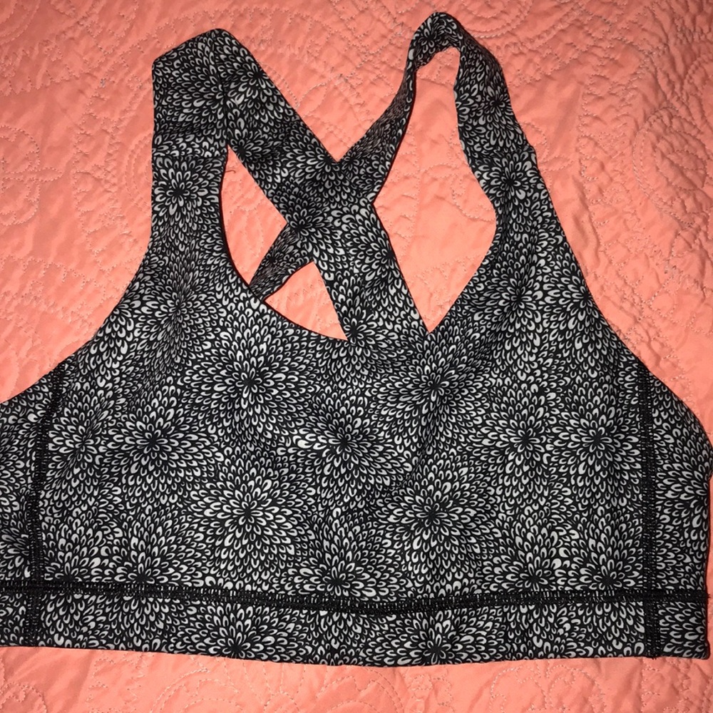 Lululemon sports bra